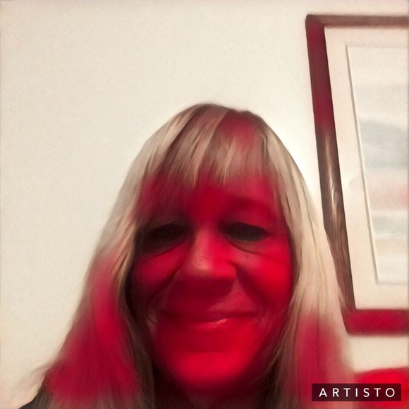 Meet your Posher, Sharon - Picture 1 of 1